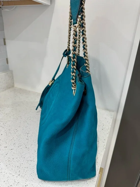 Gucci Soho  Teal Leather Shoulder Bag with Gold Chain Strap - Picture 3 of 11